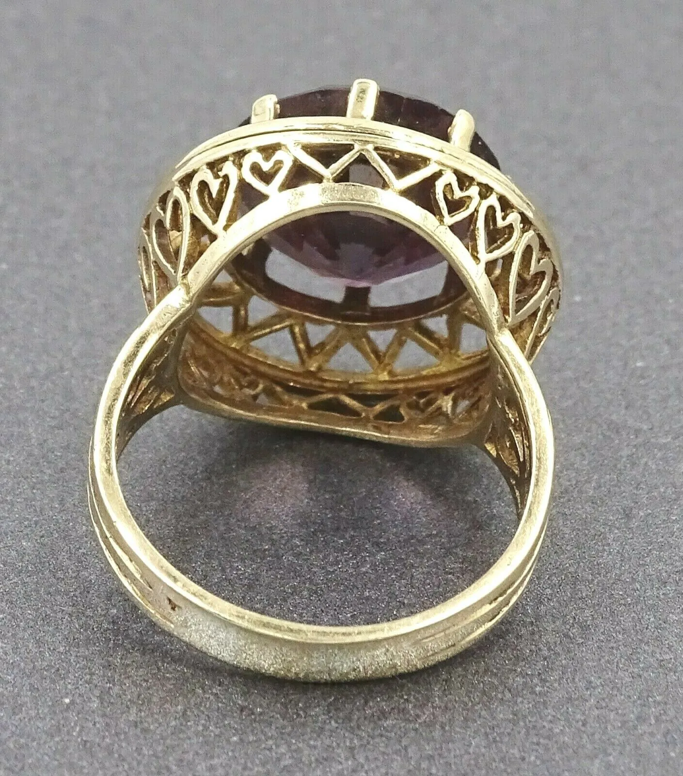 Colour Changing Sapphire 9ct Yellow Gold Ring
