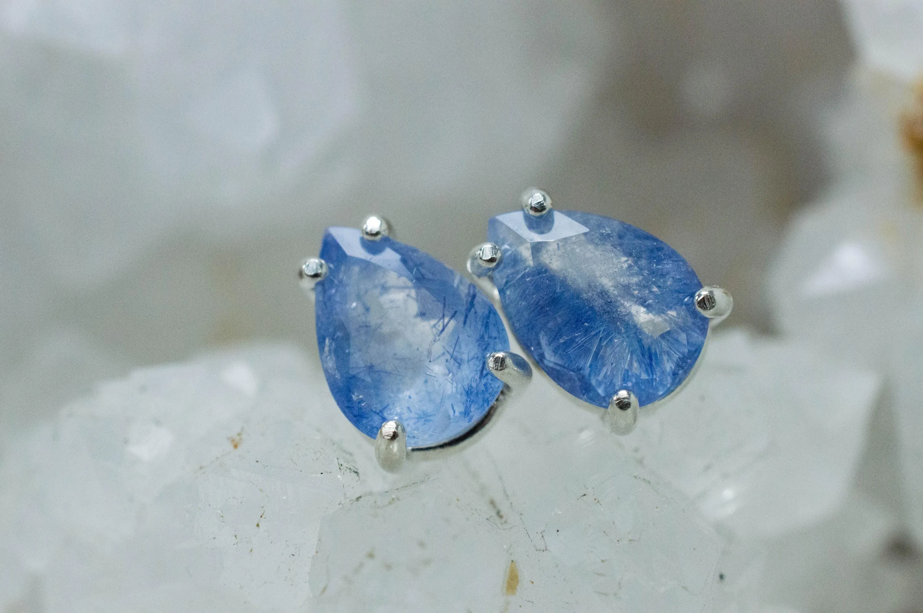 Dumortierite Quartz Earrings; Natural Untreated Brazil Dumortierite; 2.940cts