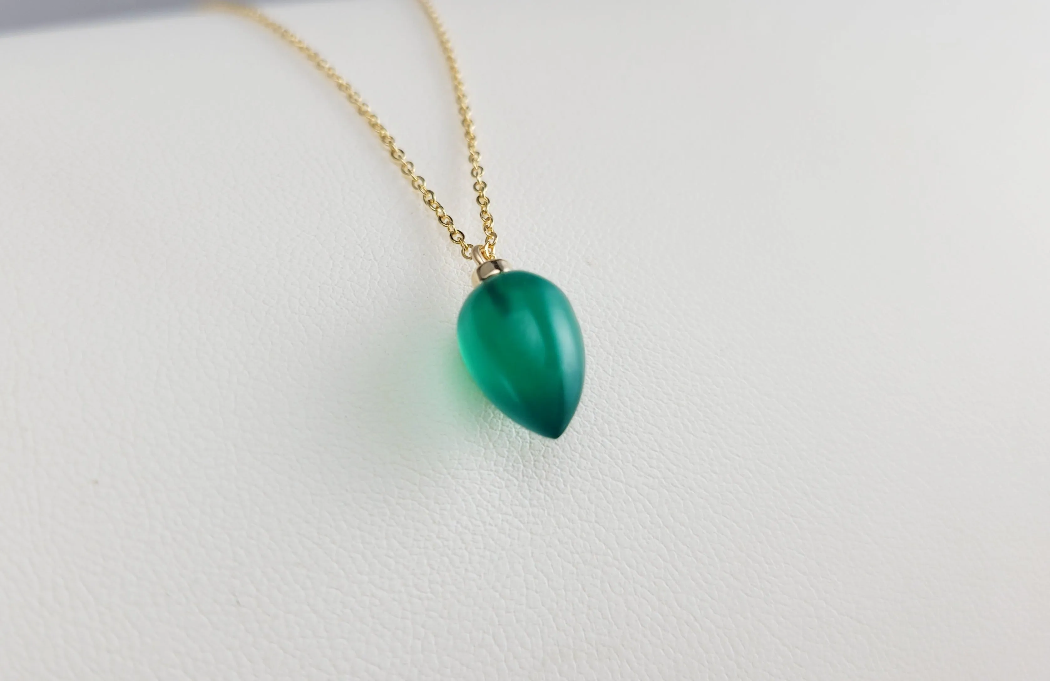 Green Onyx Pendant Necklace
