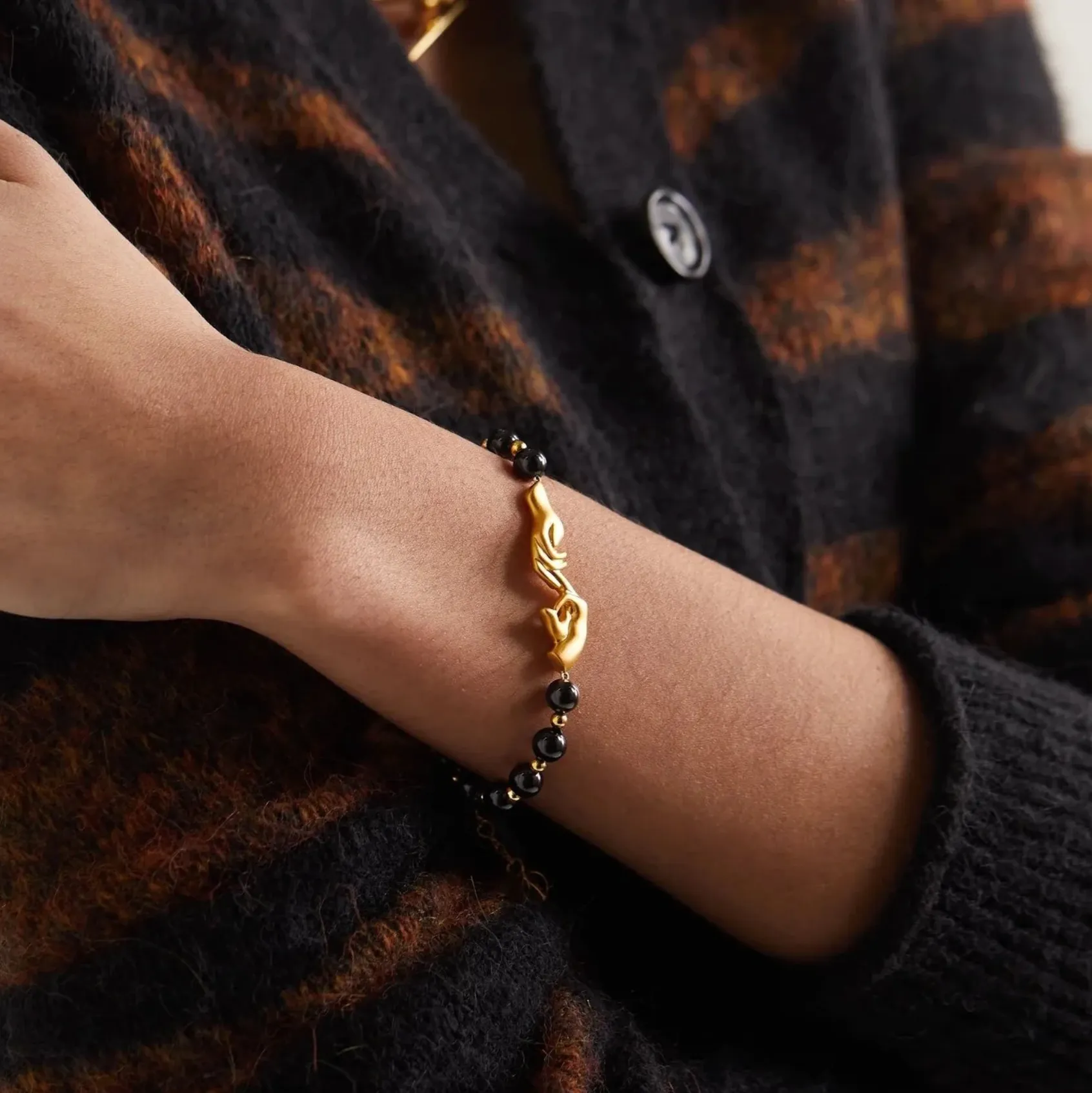Les Mains Bracelet