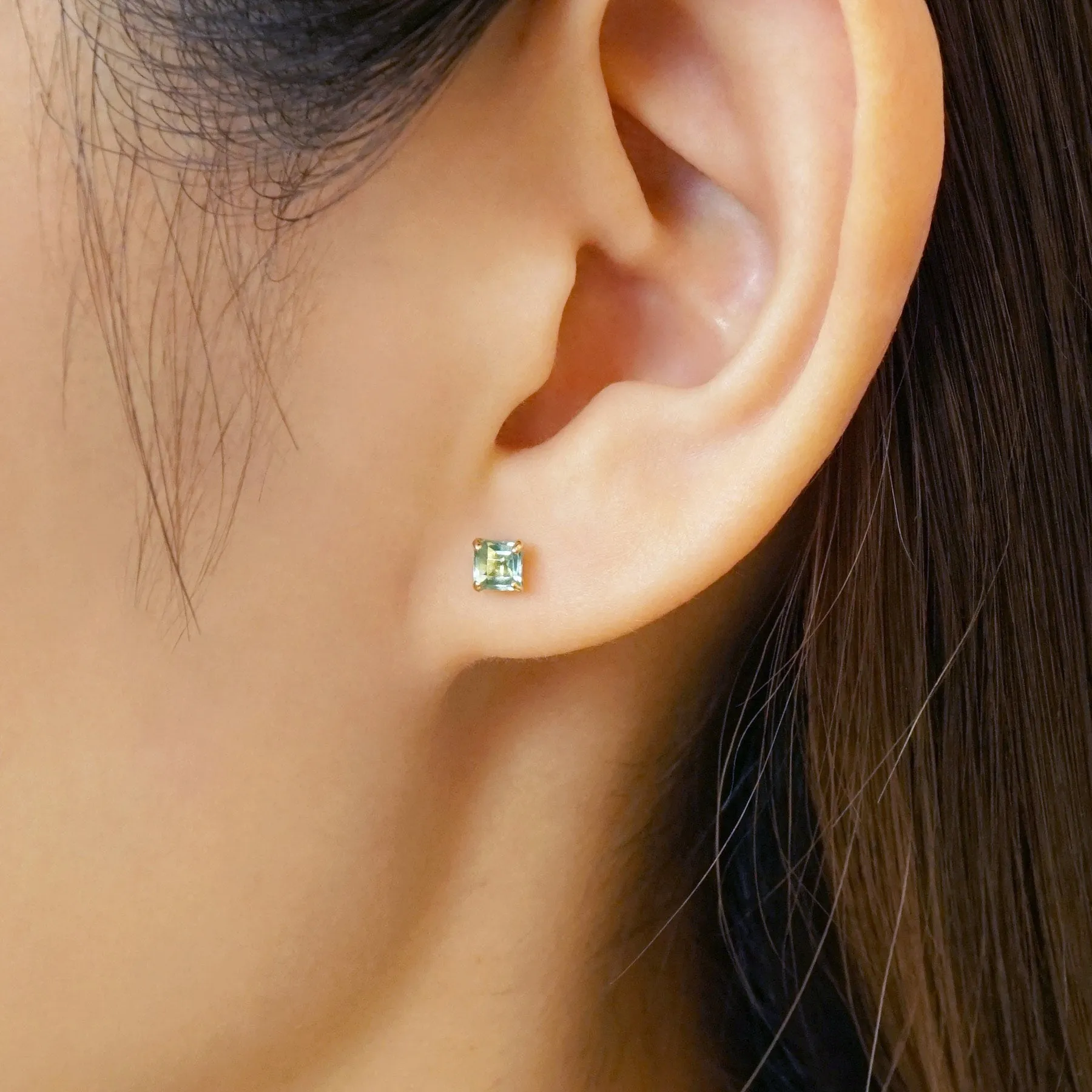 [Second Earrings] 18K Yellow Gold Square Chess Cut Earrings